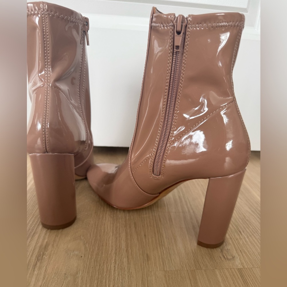 Elegant Tan Ankle Boots - Picture 5 of 8